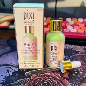 Pixi skin treats Rose Oil Blend face oil
